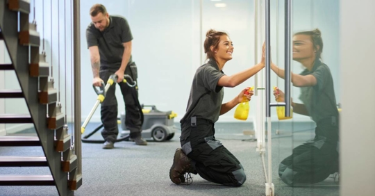 Commercial cleaning contractors